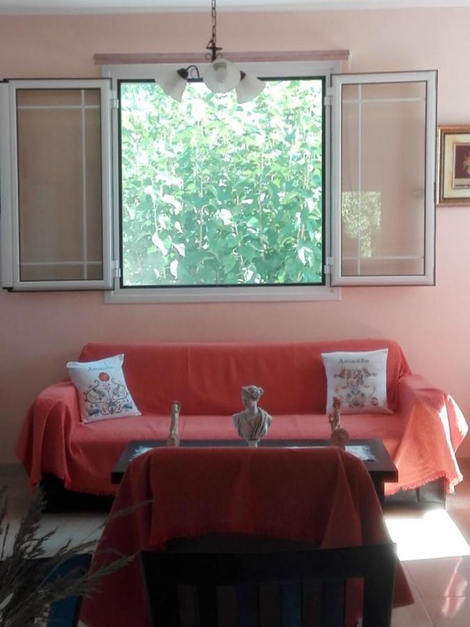 Zeus And Hera Apartments Nikiana Bagian luar foto