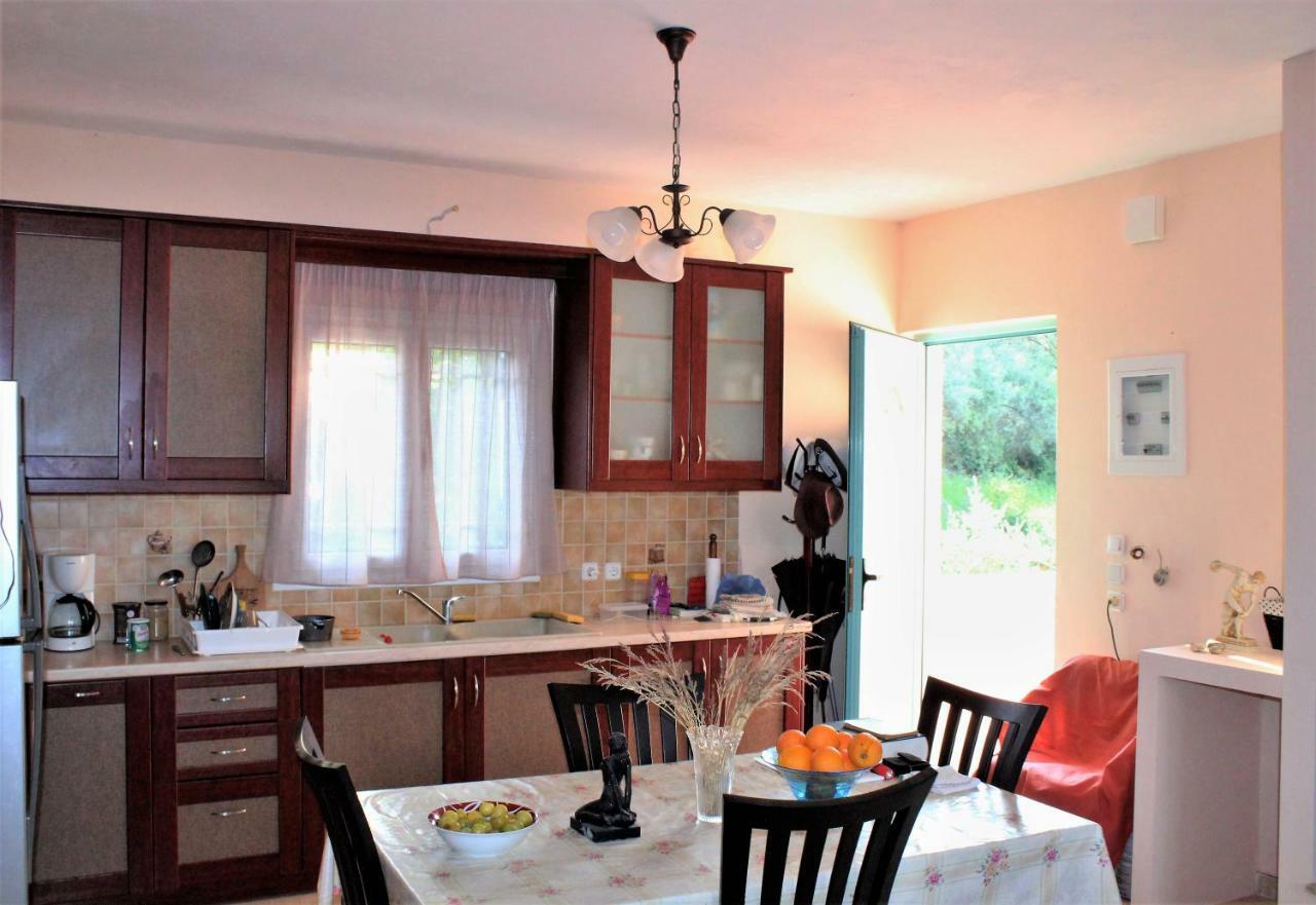 Zeus And Hera Apartments Nikiana Bagian luar foto