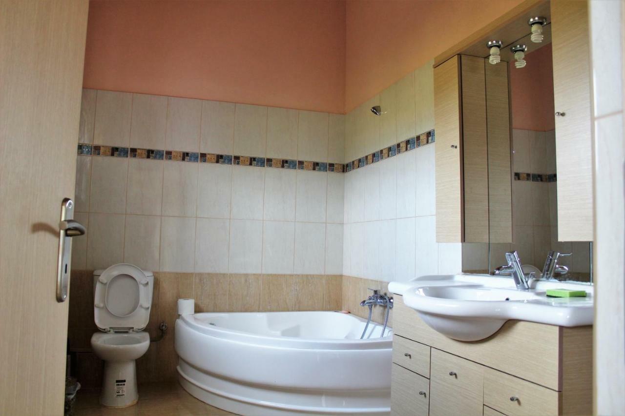 Zeus And Hera Apartments Nikiana Bagian luar foto