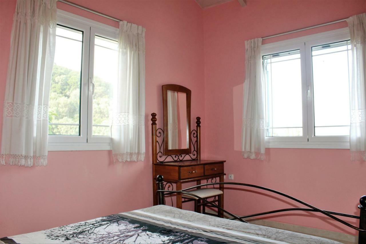 Zeus And Hera Apartments Nikiana Bagian luar foto